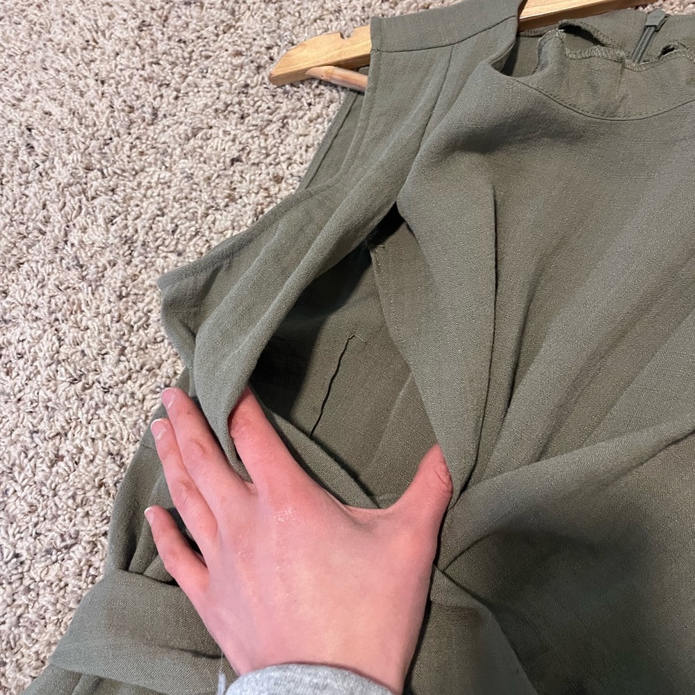 H&M Olive Green Sleeveless Twist-Waist Maxi Dress - Picture 3 of 4